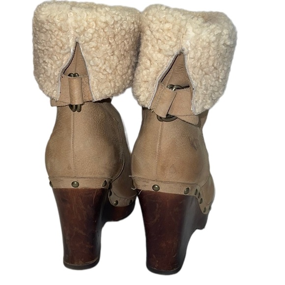 Ugg Carnegie Beige Nubuck Shearling Lined Wedge Boots Size 10 GUC - Picture 7 of 15